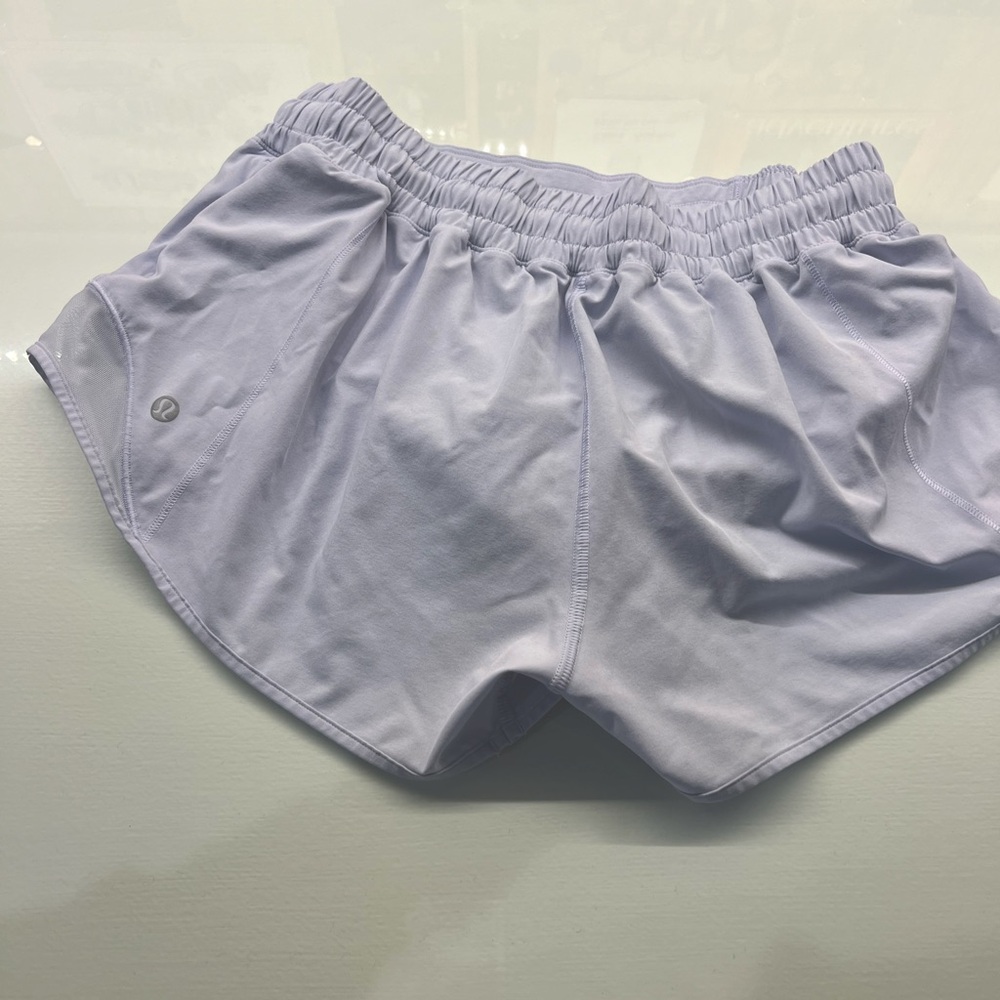 Lululemon Hotty Hot shorts size 8 2.5” low rise light purple/lavender